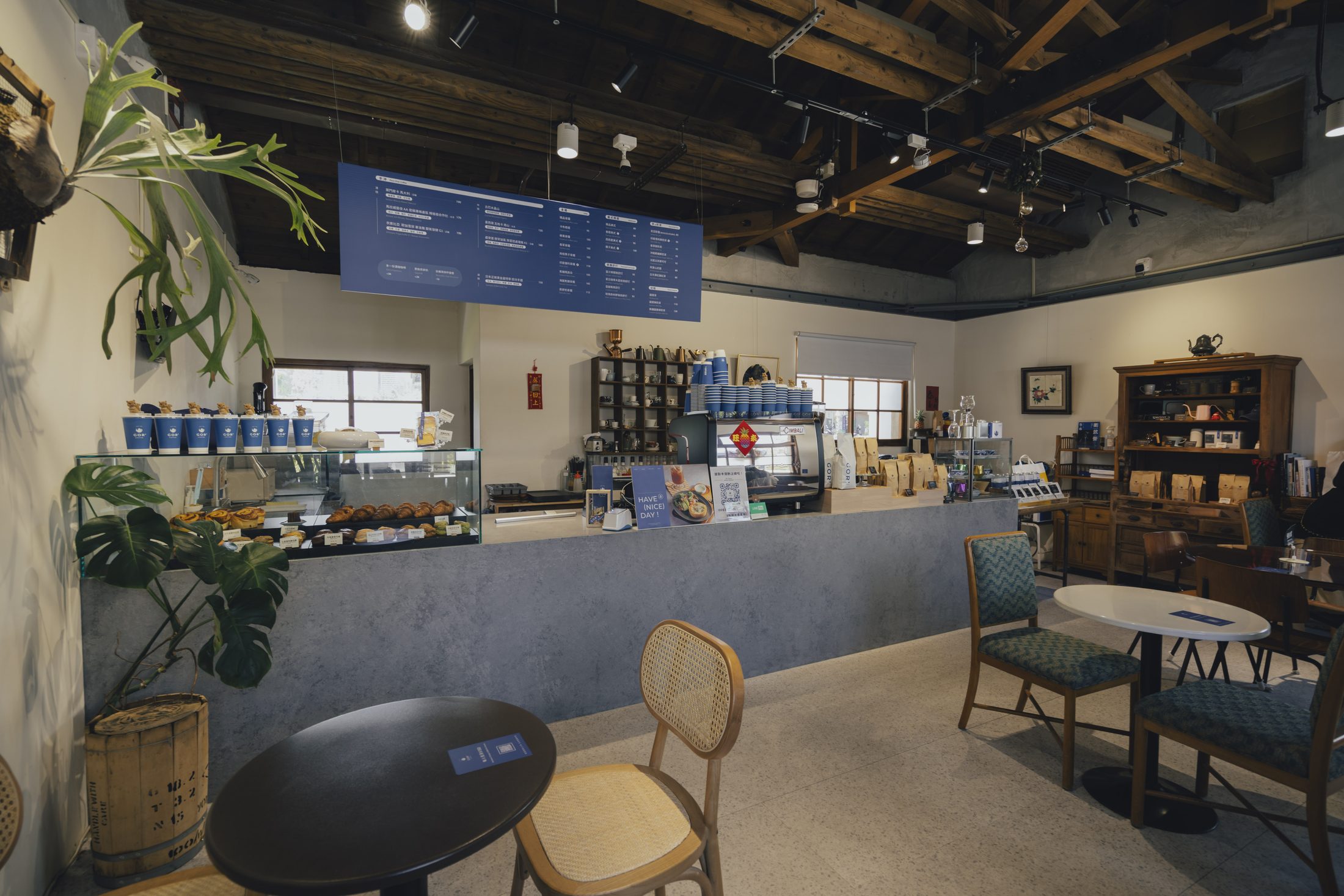 GOR' Coffee 中山門市吧台與甜點櫃